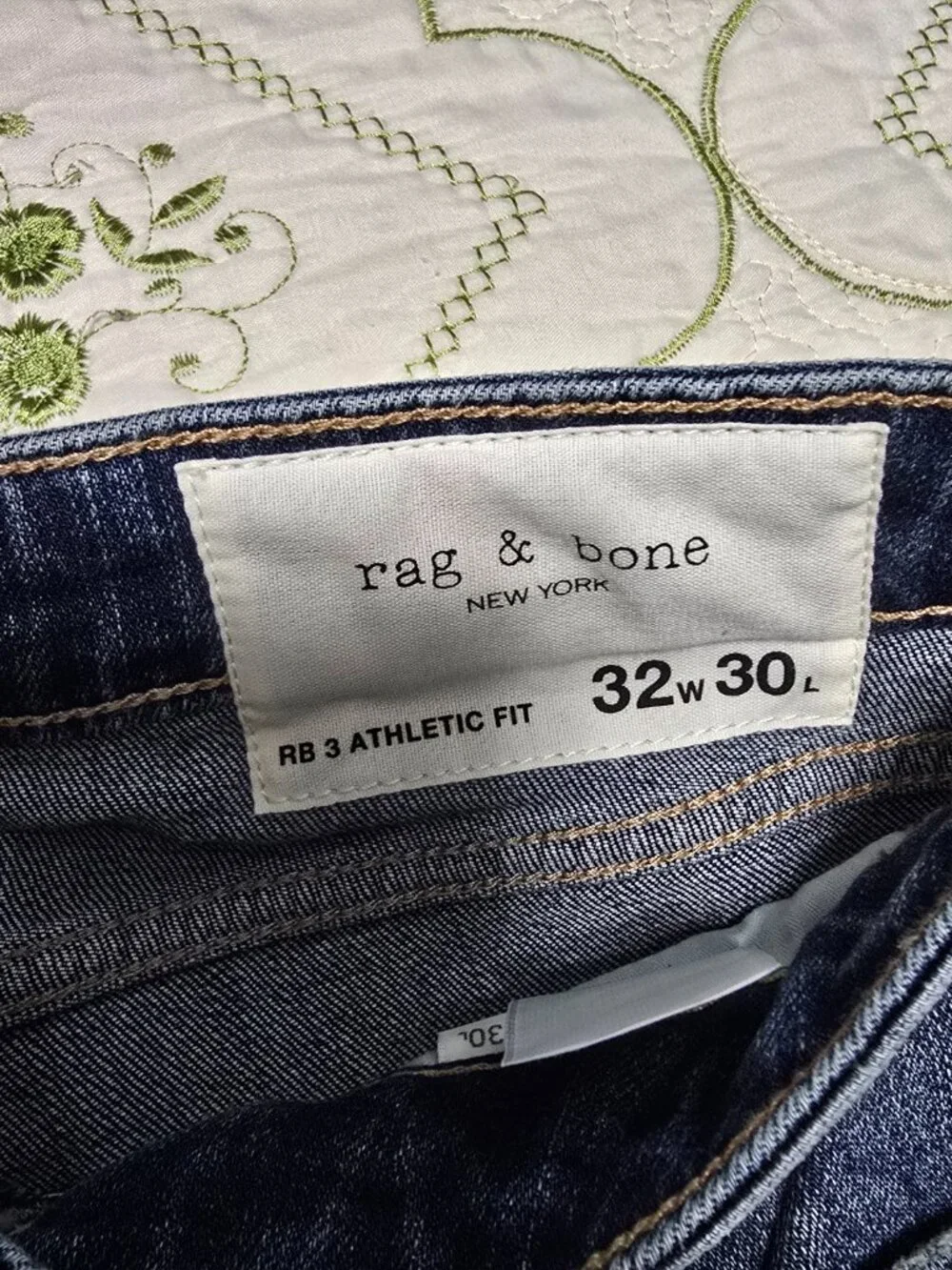 rag & bone rb3 athletic jean in bain wash | 32x30 | Men's